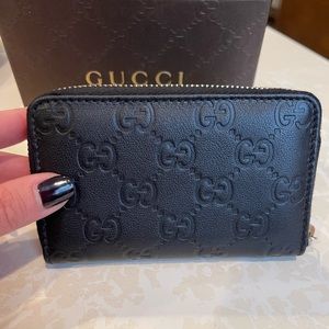 Gucci wallet, black leather. Authentic - NEVER USED